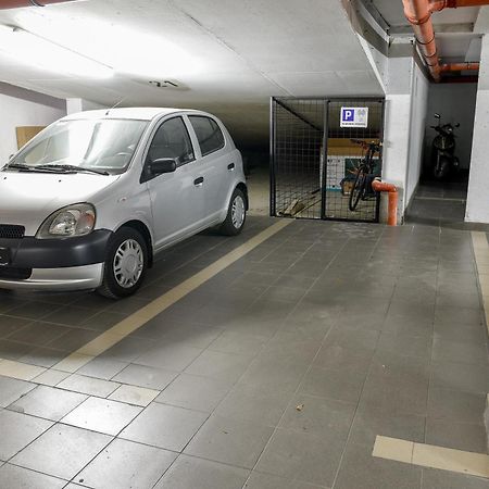 Astra Urban Garden Apartment, 2 Garage Parking Spaces زغرب المظهر الخارجي الصورة