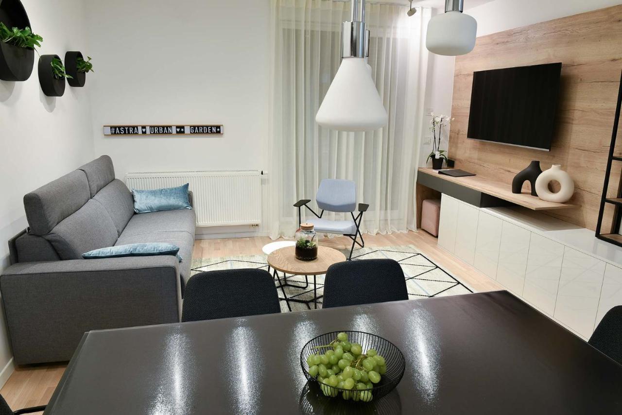 Astra Urban Garden Apartment, 2 Garage Parking Spaces زغرب المظهر الخارجي الصورة