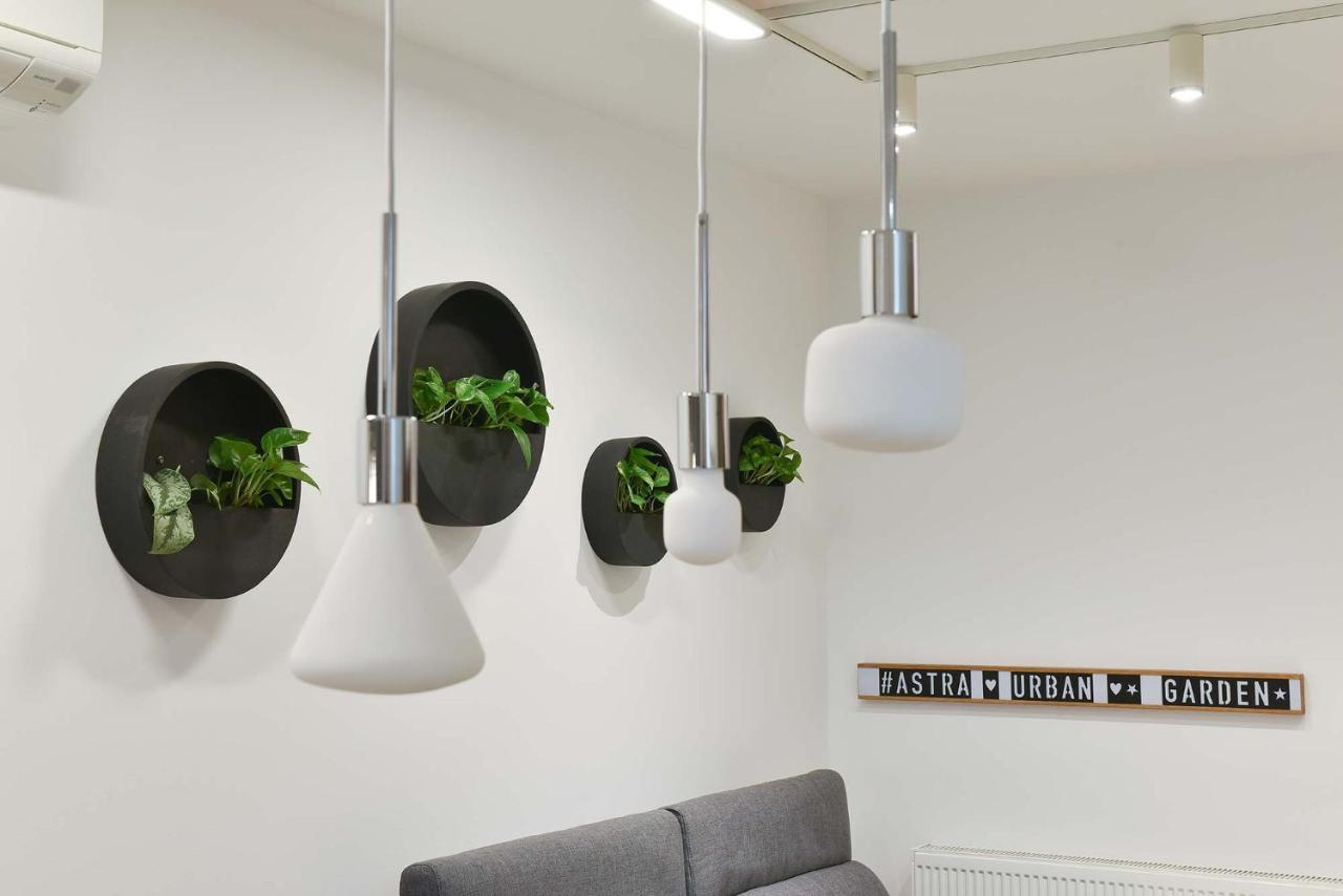 Astra Urban Garden Apartment, 2 Garage Parking Spaces زغرب المظهر الخارجي الصورة
