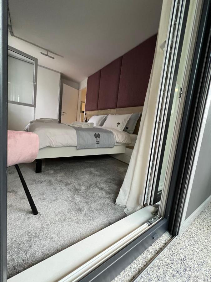 Astra Urban Garden Apartment, 2 Garage Parking Spaces زغرب المظهر الخارجي الصورة